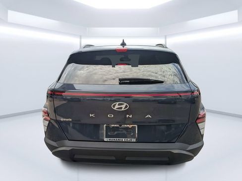 Used 2024 Hyundai Kona SEL w/ Convenience Package FWD image 4