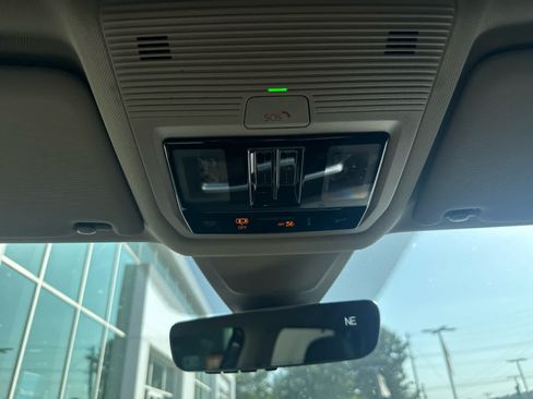Certified 2024 Volkswagen Atlas SE w/ Panoramic Sunroof Package FWD image 15