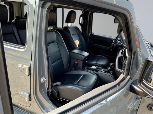 Used 2021 Jeep Wrangler Unlimited Sahara AWD/4WD image 31