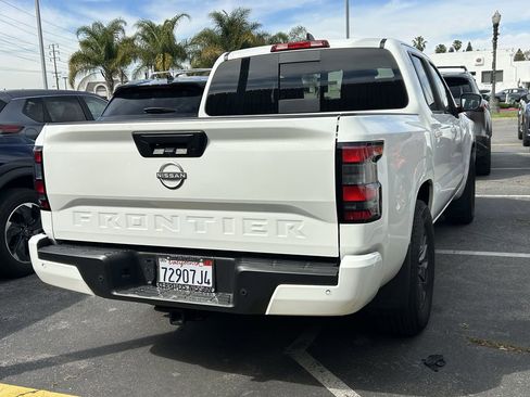 Certified 2025 Nissan Frontier SV w/ SV Convenience Package image 5