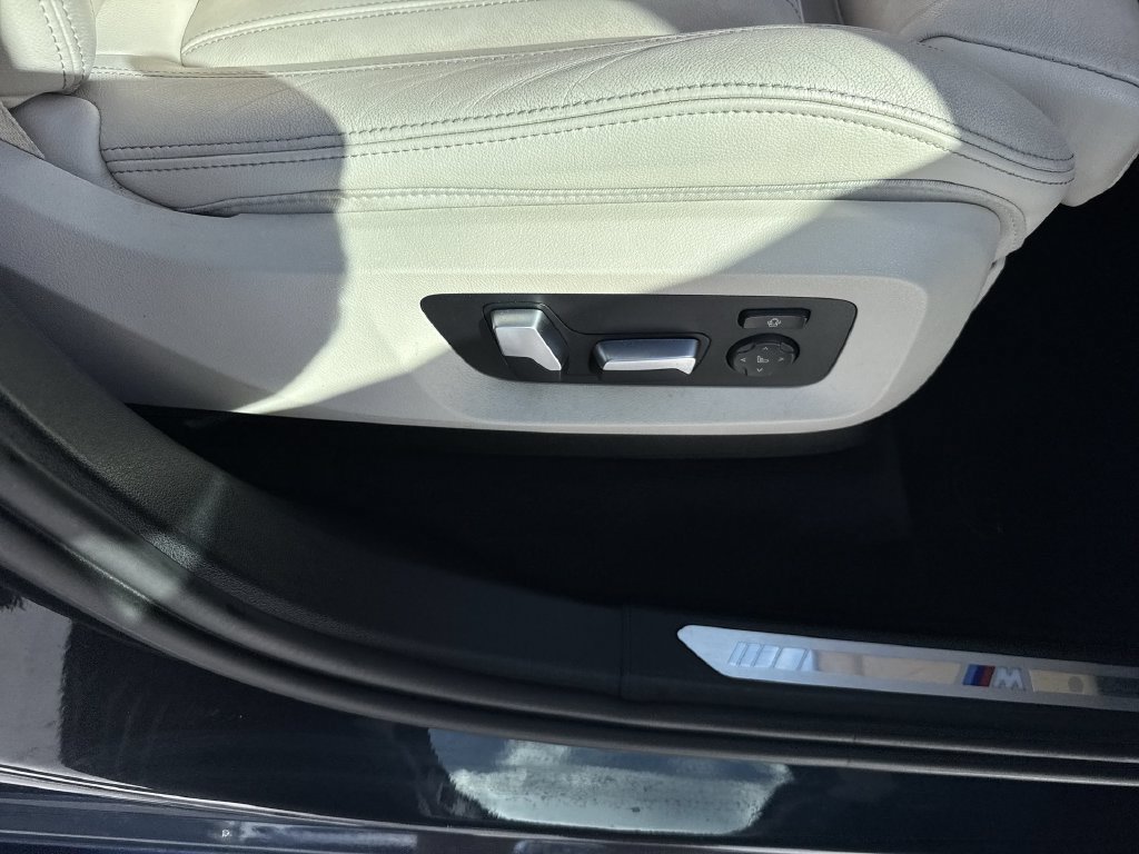 Used 2022 BMW X5 sDrive40i w/ M Sport Package RWD image 45