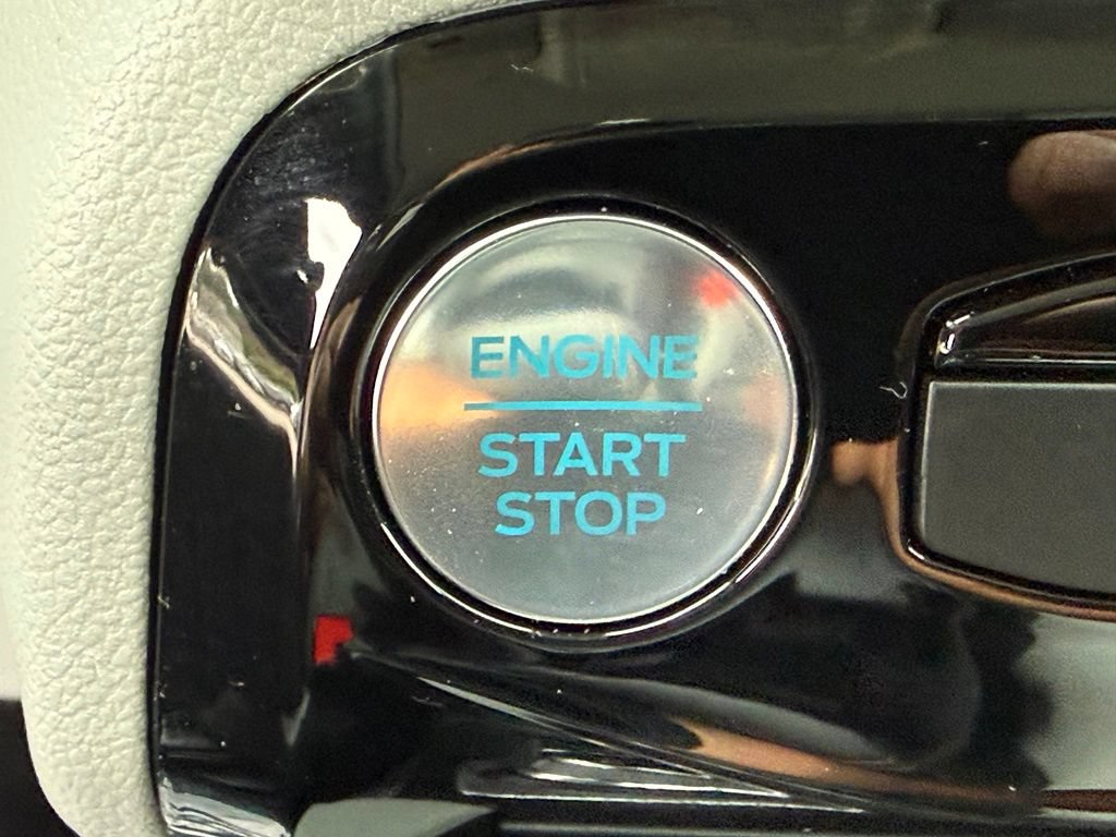Used 2023 Ford Escape Active w/ Tech Pack #1 AWD/4WD image 30