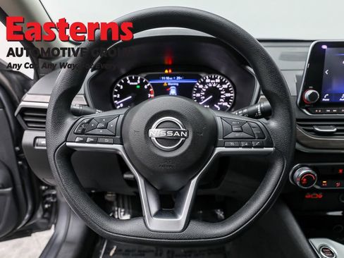 Used 2024 Nissan Altima 2.5 SV image 10