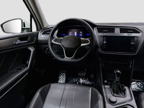 Used 2022 Volkswagen Tiguan SE AWD/4WD image 22