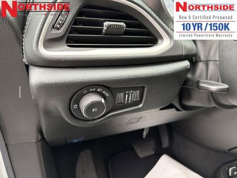 New 2026 Chrysler Pacifica Select image 19