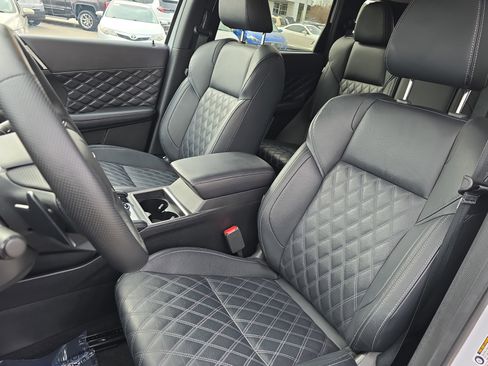 Used 2024 Mitsubishi Outlander SEL image 17