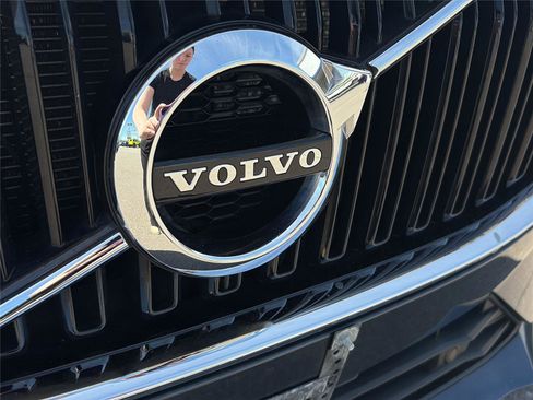 Used 2021 Volvo XC60 T5 Momentum w/ Premium Package AWD/4WD image 23