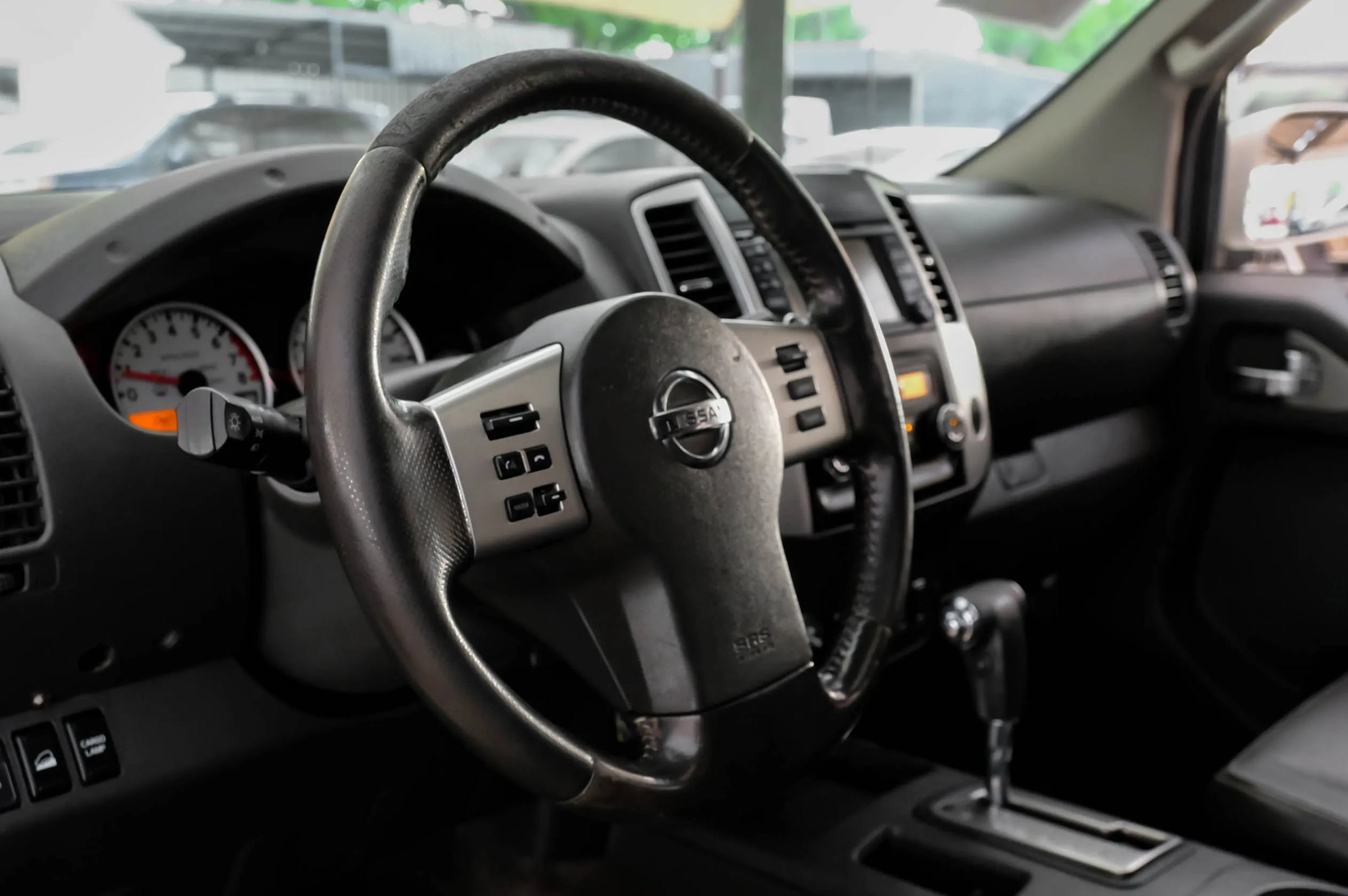 Used 2016 Nissan Frontier PRO-4X w/ Pro-4x Luxury Package AWD/4WD image 16