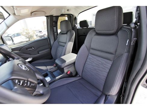 Certified 2024 Nissan Frontier SV image 27