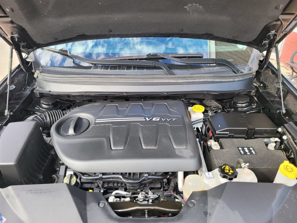 Used 2020 Jeep Cherokee Trailhawk w/ Cold Weather Group AWD/4WD image 52