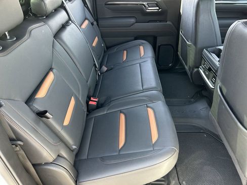Used 2025 GMC Sierra 1500 AT4 w/ Technology Package AWD/4WD image 26