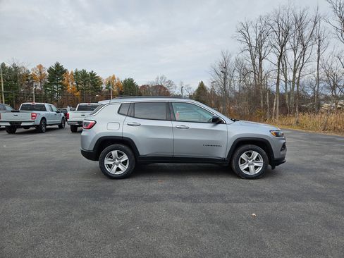 Used 2022 Jeep Compass Latitude w/ Convenience Group image 2