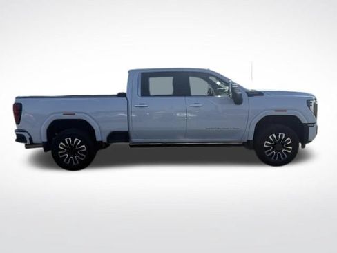 Used 2026 GMC Sierra 3500 Denali Ultimate w/ LPO, GMC Protection Package AWD/4WD image 4