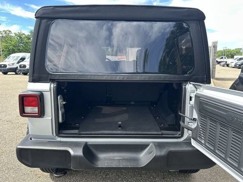 Used 2024 Jeep Wrangler Unlimited Sport AWD/4WD image 21