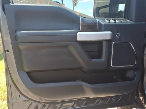Used 2022 Ford F250 Lariat w/ FX4 Off-Road Package AWD/4WD image 11