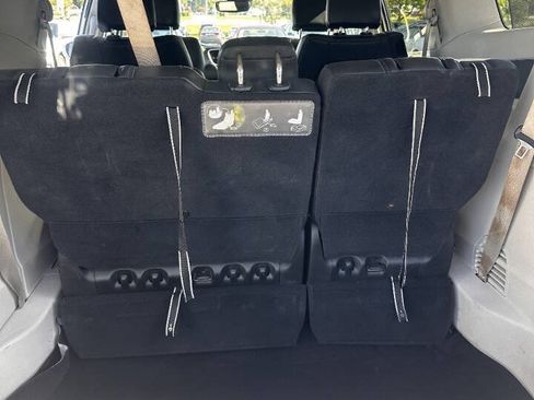 Used 2021 Chrysler Pacifica Touring-L FWD image 23