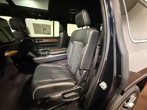 Used 2024 Jeep Grand Wagoneer Series III w/ Rear Seat Video Group 1 AWD/4WD image 8