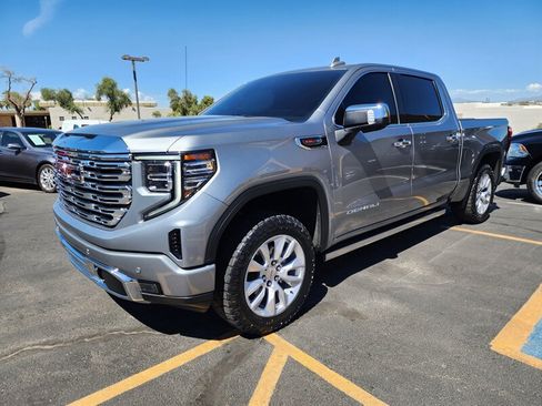 Used 2023 GMC Sierra 1500 Denali w/ Technology Package AWD/4WD image 7