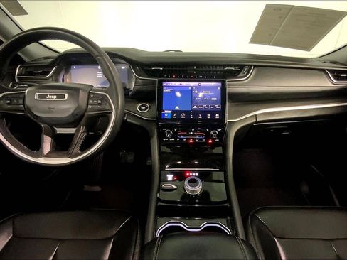 Used 2023 Jeep Grand Cherokee Limited AWD/4WD image 15