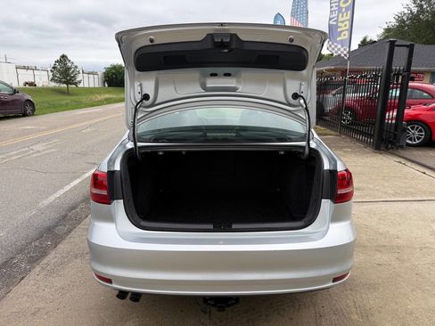 Used 2015 Volkswagen Jetta TDI SE image 16