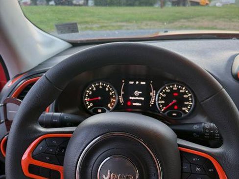 Used 2016 Jeep Renegade Sport w/ Power & Air Group FWD image 17