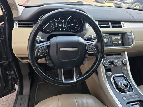 Used 2016 Land Rover Range Rover Evoque SE Premium image 35