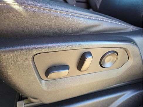 Used 2023 Chevrolet Tahoe Z71 w/ Luxury Package image 16