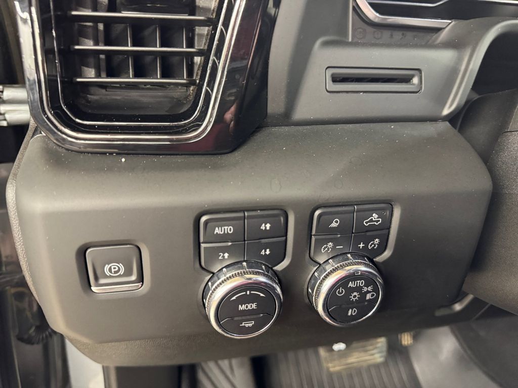 Used 2024 GMC Sierra 2500 AT4 AWD/4WD image 22