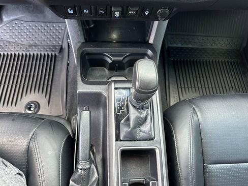 Used 2023 Toyota Tacoma TRD Off-Road image 18