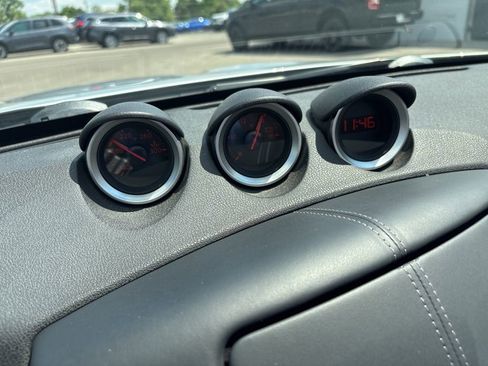 Used 2016 Nissan 370Z Roadster RWD image 17