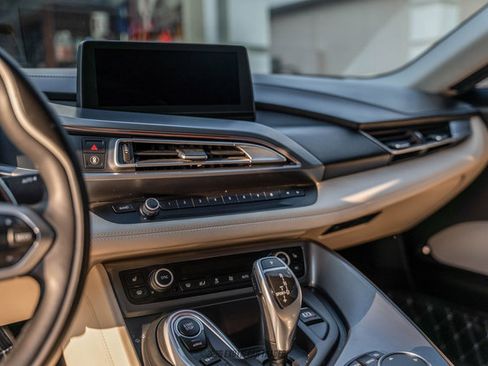 Used 2016 BMW i8 image 27
