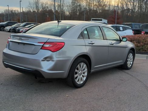 Used 2013 Chrysler 200 Touring w/ Cold Weather Group image 8