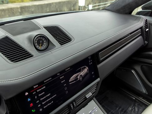 Certified 2023 Porsche Cayenne Turbo GT AWD/4WD image 39
