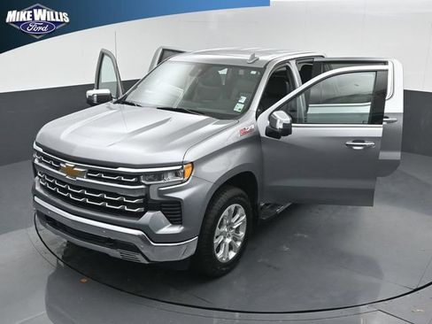 Used 2025 Chevrolet Silverado 1500 LTZ w/ LTZ Premium Package AWD/4WD image 26