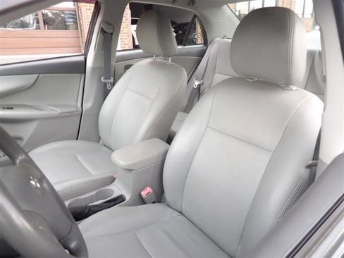 Used 2010 Toyota Corolla LE image 10