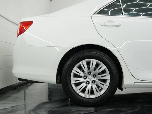 Used 2013 Toyota Camry LE FWD image 8