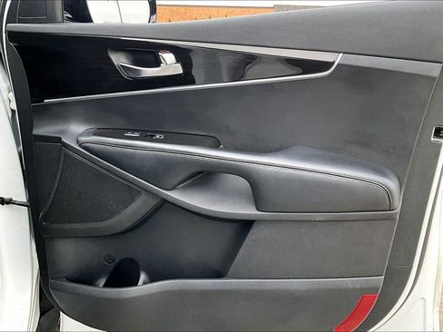 Used 2019 Kia Sorento LX image 23