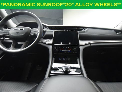 Used 2024 Jeep Grand Cherokee Limited w/ Luxury Tech Group II AWD/4WD image 4