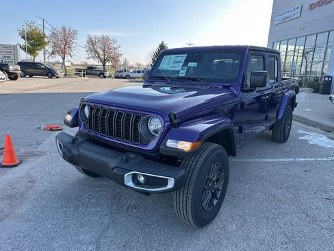 New 2026 Jeep Gladiator Sport image 11