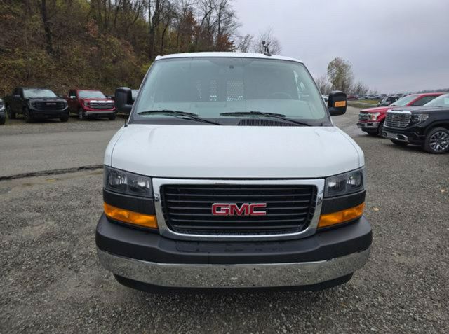 Used 2025 GMC Savana 2500 w/ Driver Convenience Package RWD image 8