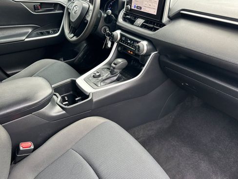 Certified 2023 Toyota RAV4 LE image 20