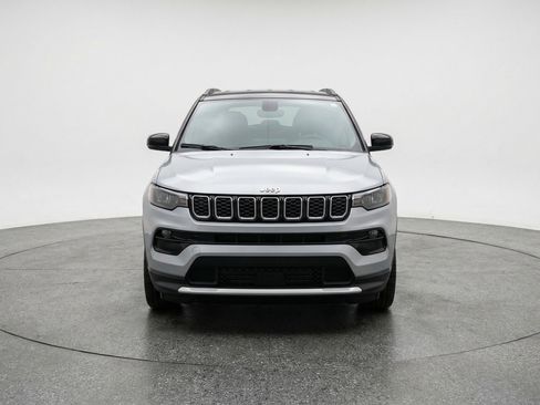 Used 2025 Jeep Compass Limited image 2
