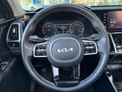 Used 2023 Kia Sorento S w/ Panoramic Sunroof Package FWD image 14