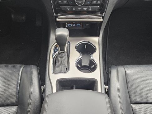 Used 2019 Jeep Grand Cherokee Limited w/ Luxury Group II image 12