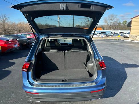 Used 2019 Volkswagen Tiguan SE w/ Panoramic Sunroof Package image 30