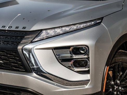 New 2025 Mitsubishi Eclipse Cross LE image 2