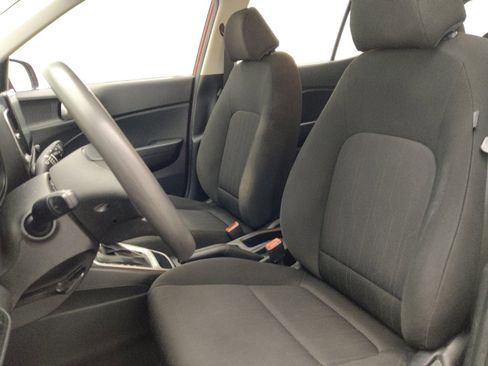 Used 2021 Hyundai Venue SE image 17