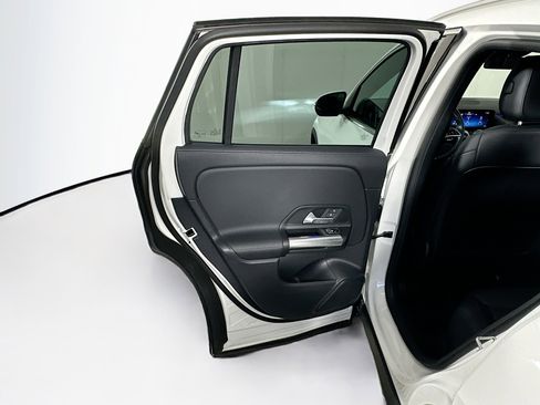 Used 2025 Mercedes-Benz GLA 250 image 24