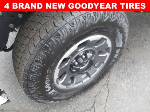 Used 2024 Ford F350 Platinum w/ Tremor Off-Road Package AWD/4WD image 3