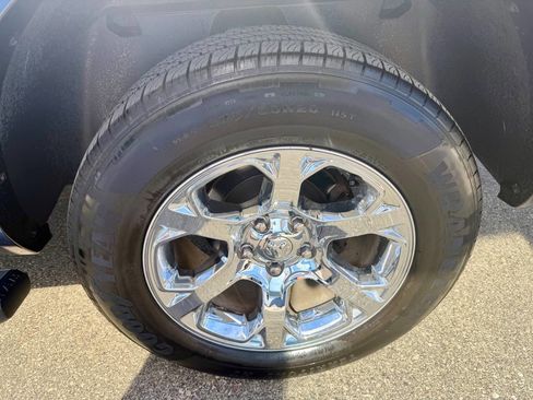 Used 2017 RAM 1500 Laramie AWD/4WD image 17